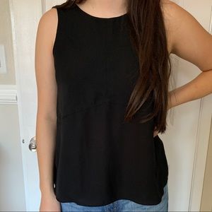 adorable black blouse!